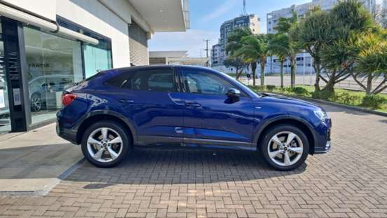 AUDI-Q3-2022