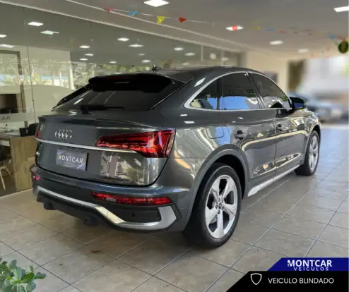AUDI-Q5-2021