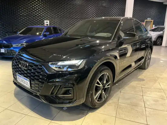 AUDI-Q5-2022