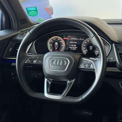 AUDI-Q5-2022