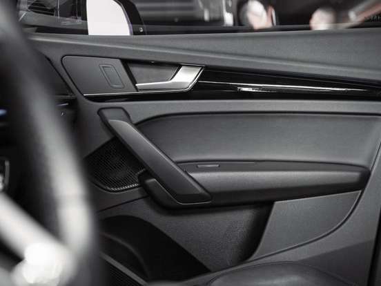 AUDI-Q5-2023