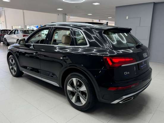 AUDI-Q5-2022