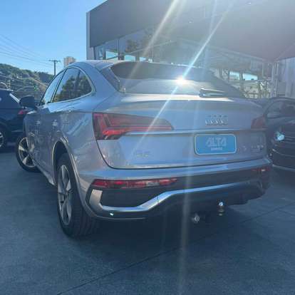 AUDI-Q5-2022