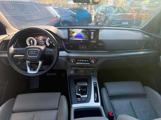 AUDI-Q5-2022