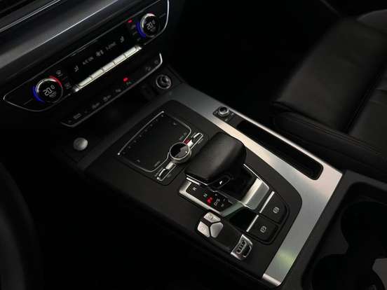 AUDI-Q5-2019