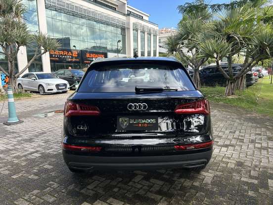 AUDI-Q5-2019