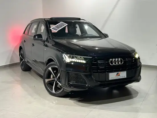 AUDI-Q7-2021
