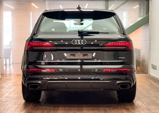 AUDI-Q7-2025