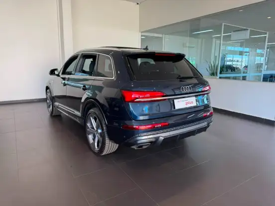 AUDI-Q7-2025