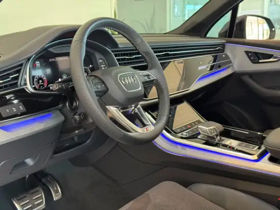 AUDI-Q7-2025