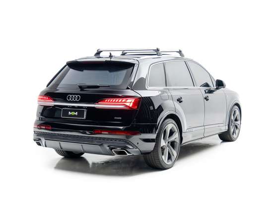 AUDI-Q7-2025