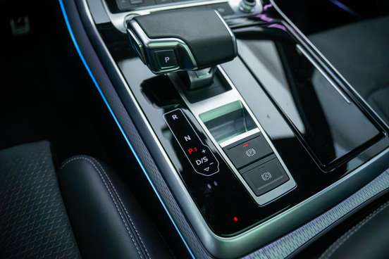 AUDI-Q7-2025