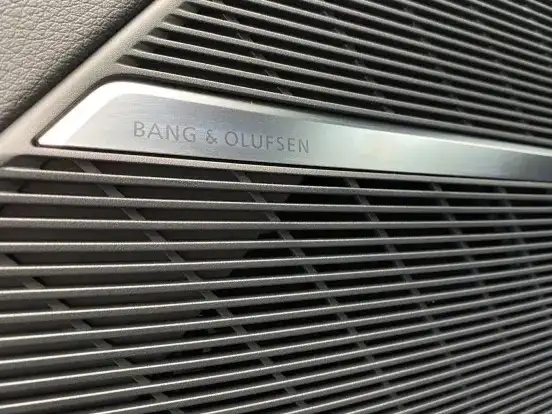 AUDI-Q8-2025