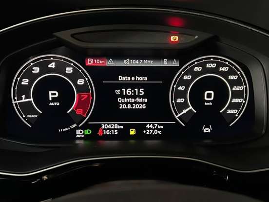 AUDI-RS Q8-2020