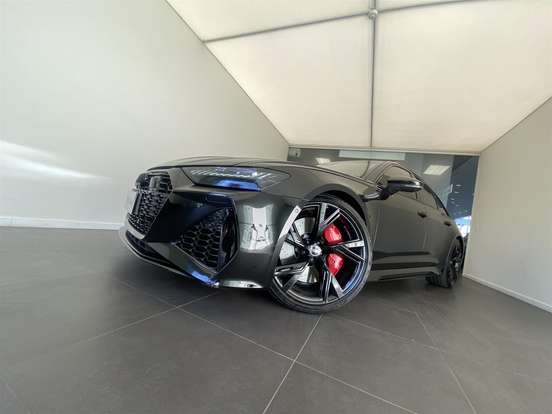 AUDI-RS6-2023