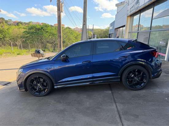 AUDI-Q3-2023