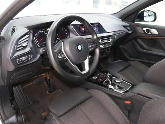 BMW-118i-2019
