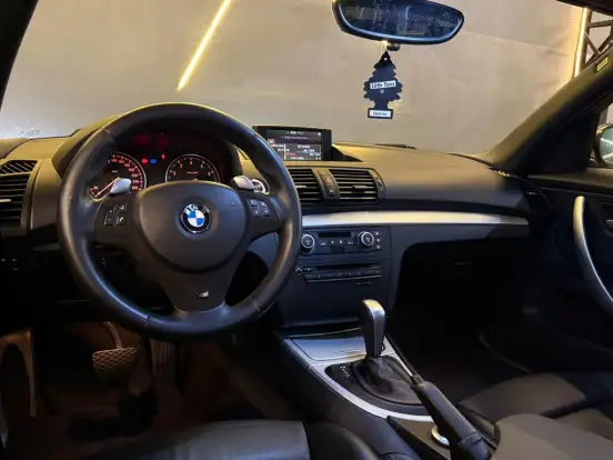 BMW-130i-2008