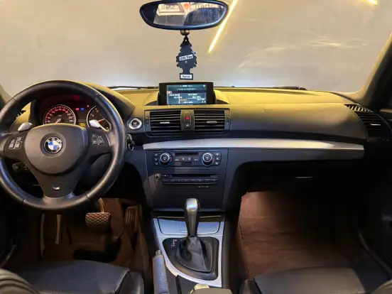 BMW-130i-2008