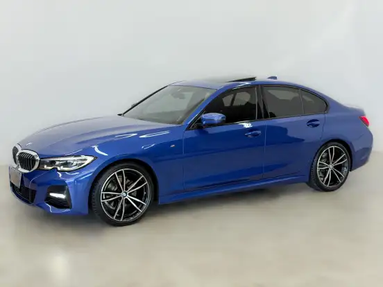 BMW-320i-2021