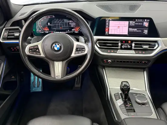 BMW-320i-2021
