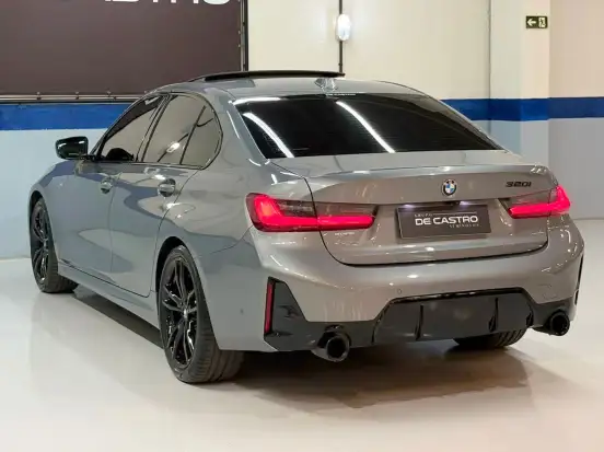BMW-320i-2023