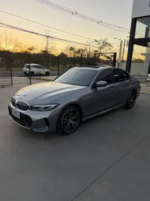 BMW-320i-2023