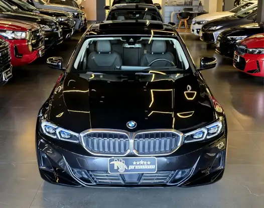 BMW-320i-2023