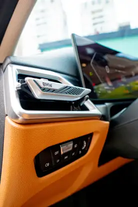 BMW-320i-2025