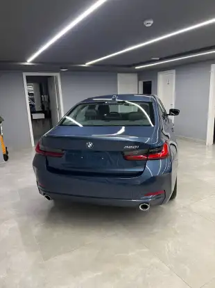 BMW-320i-2025