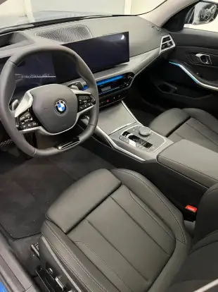 BMW-320i-2025