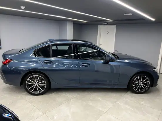 BMW-320i-2025