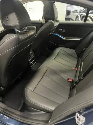 BMW-320i-2025