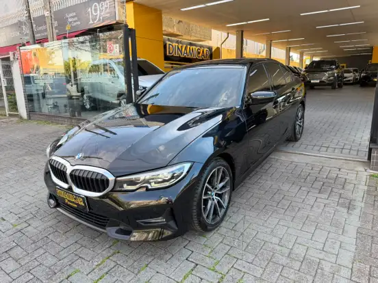 BMW-320i-2022
