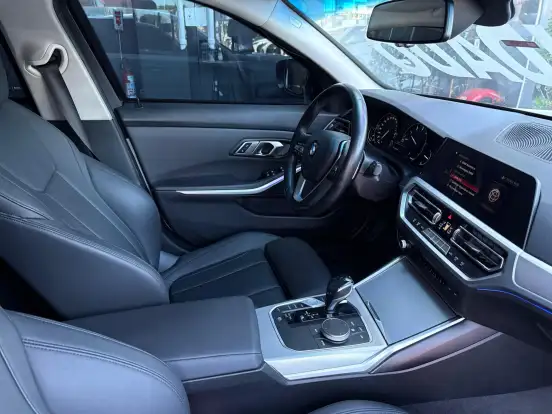 BMW-320i-2.0 16V TURBO GASOLINA SPORT GP AUTOMÁTICO BMW-320i-2020