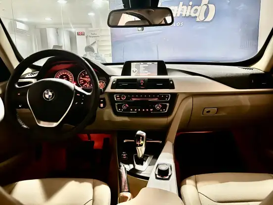 BMW-320i-2013