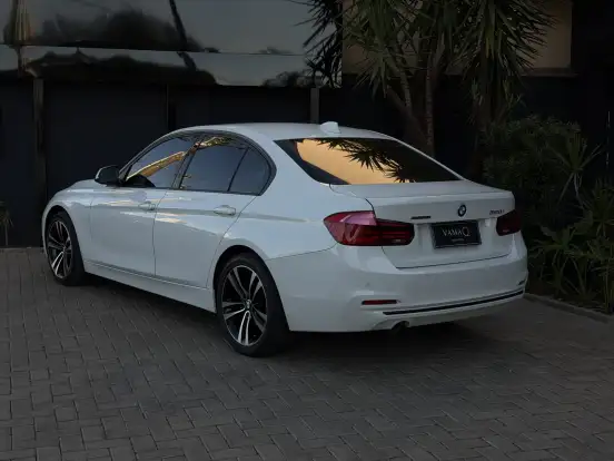 BMW-320i-2018