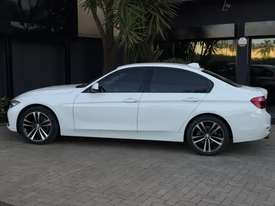 BMW-320i-2018