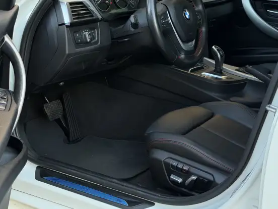BMW-320i-2.0 SPORT 16V TURBO ACTIVE FLEX 4P AUTOMÁTICO BMW-320i-2018