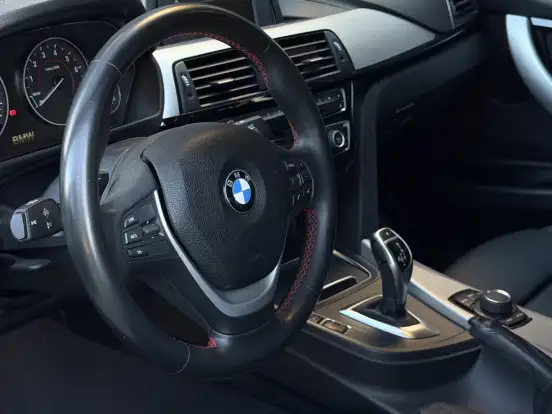 BMW-320i-2.0 SPORT 16V TURBO ACTIVE FLEX 4P AUTOMÁTICO BMW-320i-2018