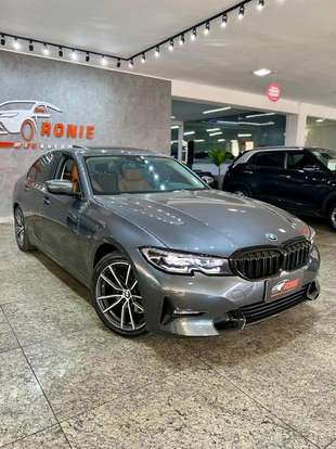 BMW-320i-2022