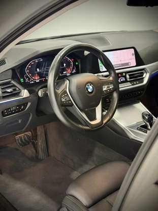BMW-320i-2021