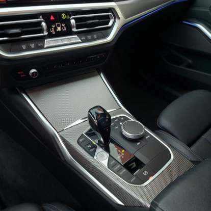 BMW-320i-2021