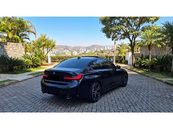 BMW-320i-2024