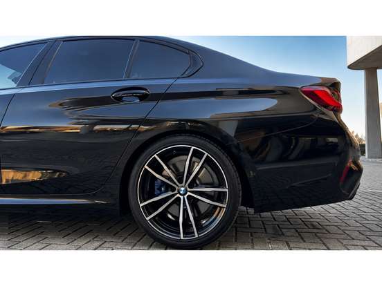 BMW-320i-2024