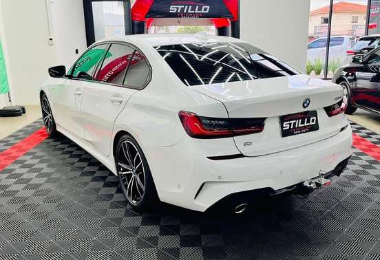 BMW-320i-2020