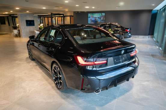 BMW-320i-2026