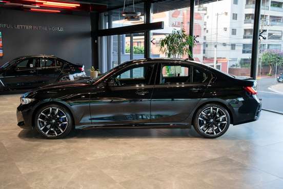 BMW-320i-2026