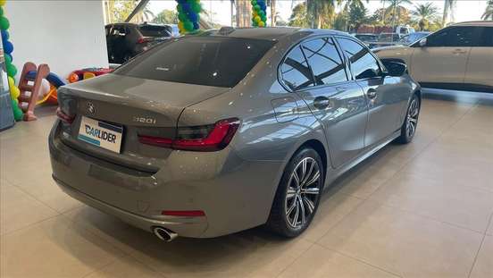 BMW-320i-2024