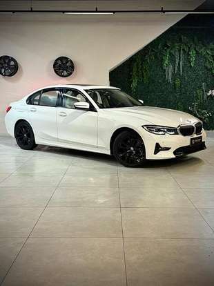 BMW-320i-2021
